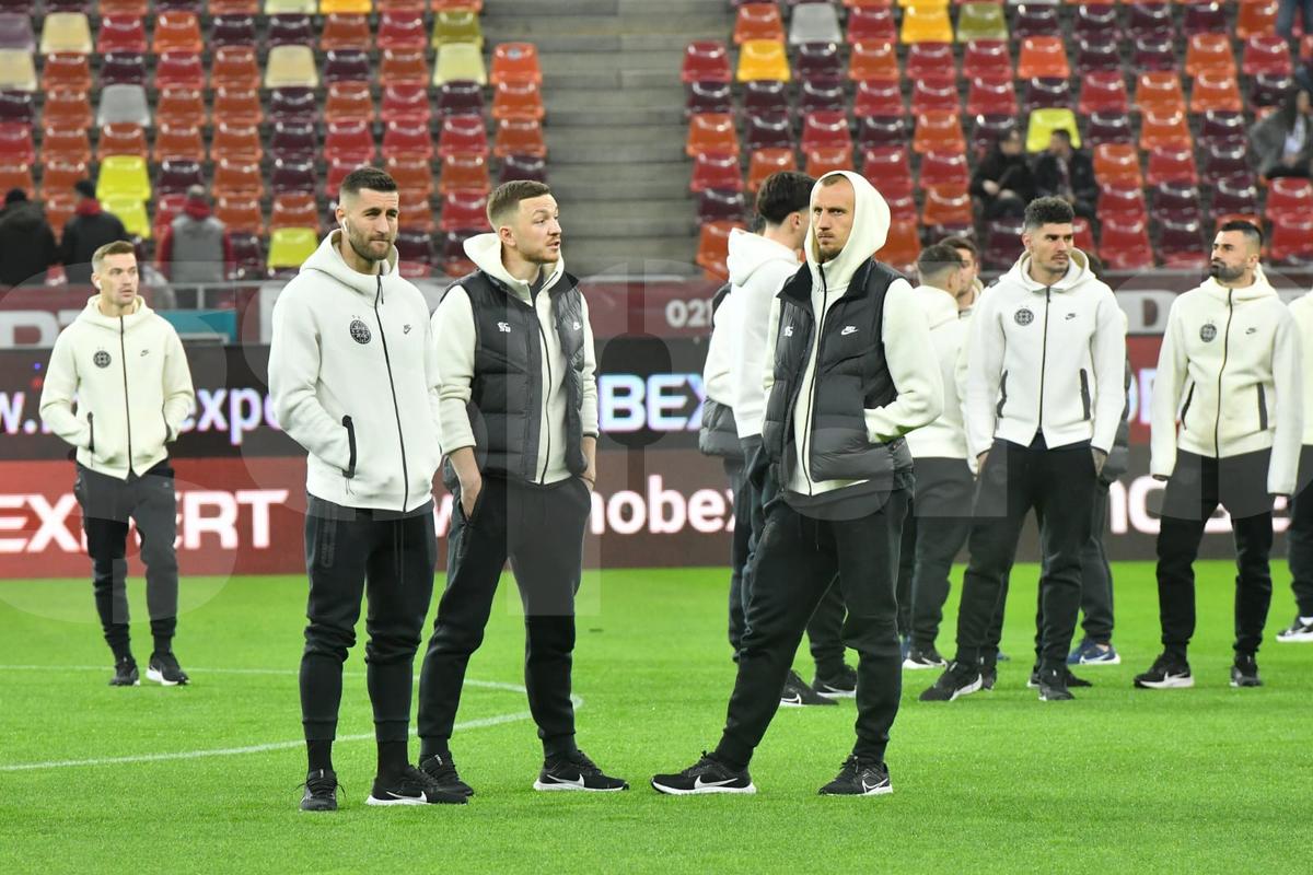 Rapid și FCSB, la încălzire: moment special cu Săpunaru și Chiricheș