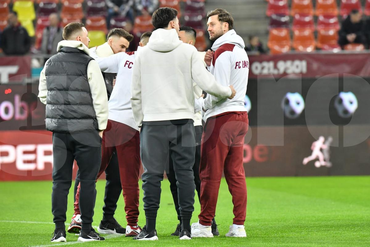 Rapid și FCSB, la încălzire: moment special cu Săpunaru și Chiricheș
