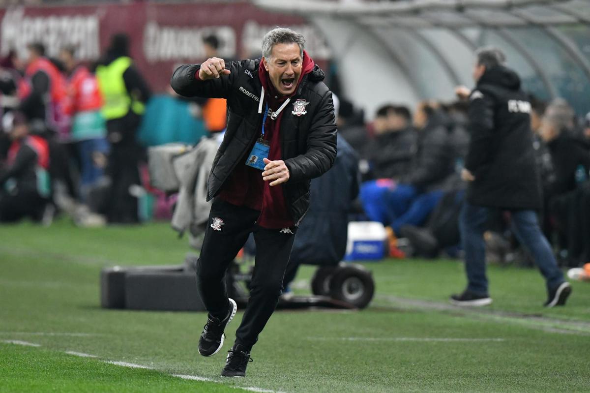 „Hai, mă!” » Imagini FABULOASE cu Dan Șucu și Victor Angelescu înainte de Rapid - FCSB 4-0