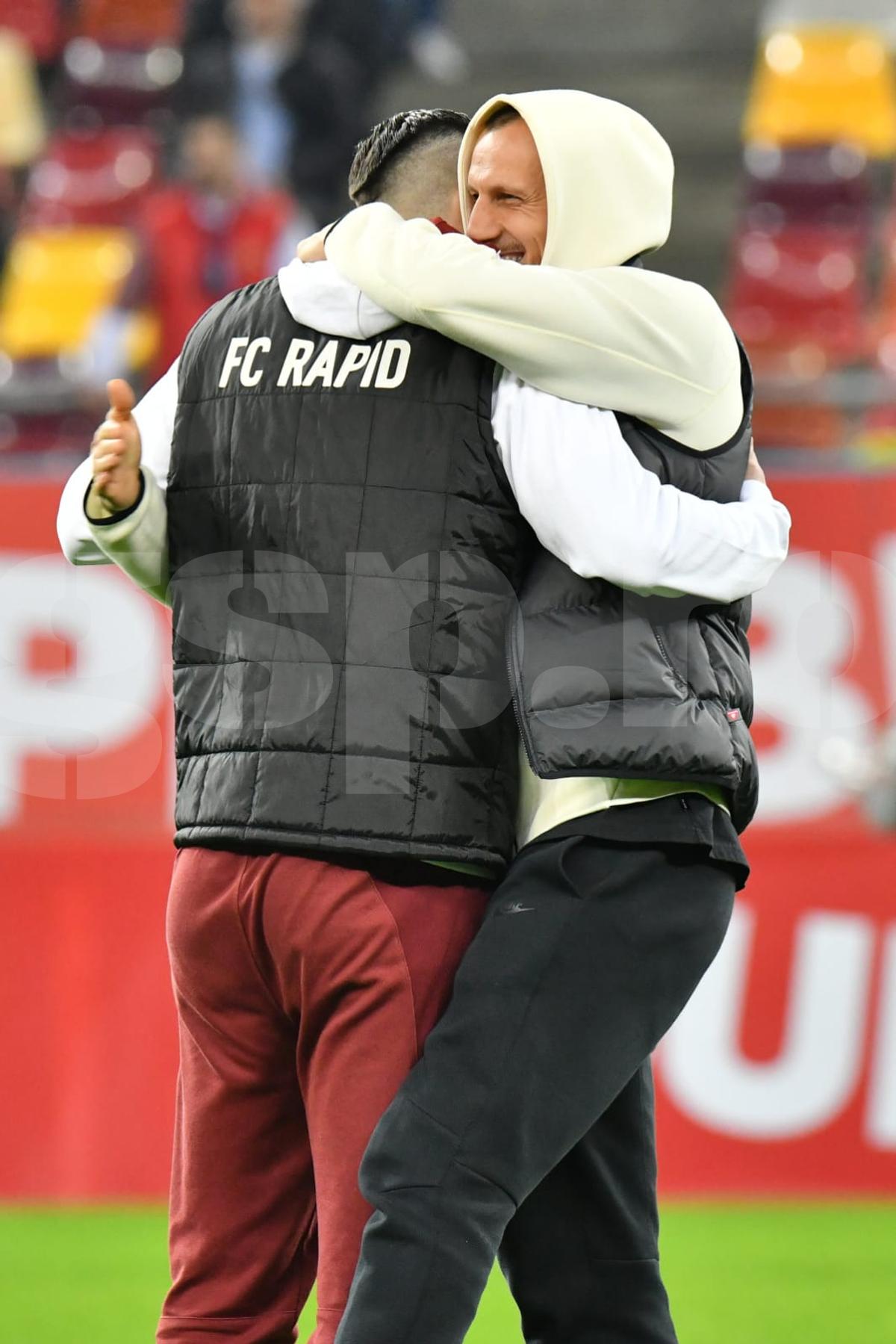 Rapid și FCSB, la încălzire: moment special cu Săpunaru și Chiricheș