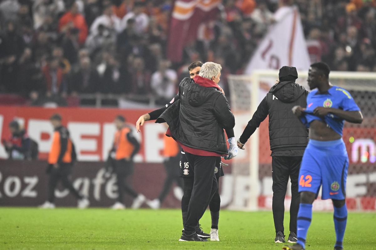 Imagini de la finalul meciului Rapid - FCSB