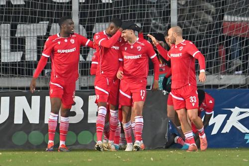 Georgi Milanov (al doilea de la dreapta la stânga) e aproape să-și prelungească înțelegerea cu Dinamo, foto: Imago Images