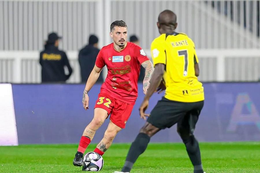Nicolae Stanciu, în tricoul lui Damac. foto: Instagram „Bomba” serii: Nicolae Stanciu a ajuns în Italia și semnează în Serie A!