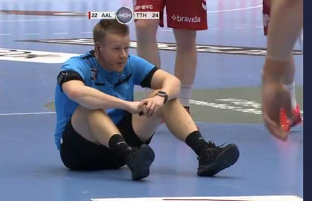 Pentru a doua oară în câteva săptămâni, un arbitru danez nu a putut încheia meciul din cauza problemelor de sănătate