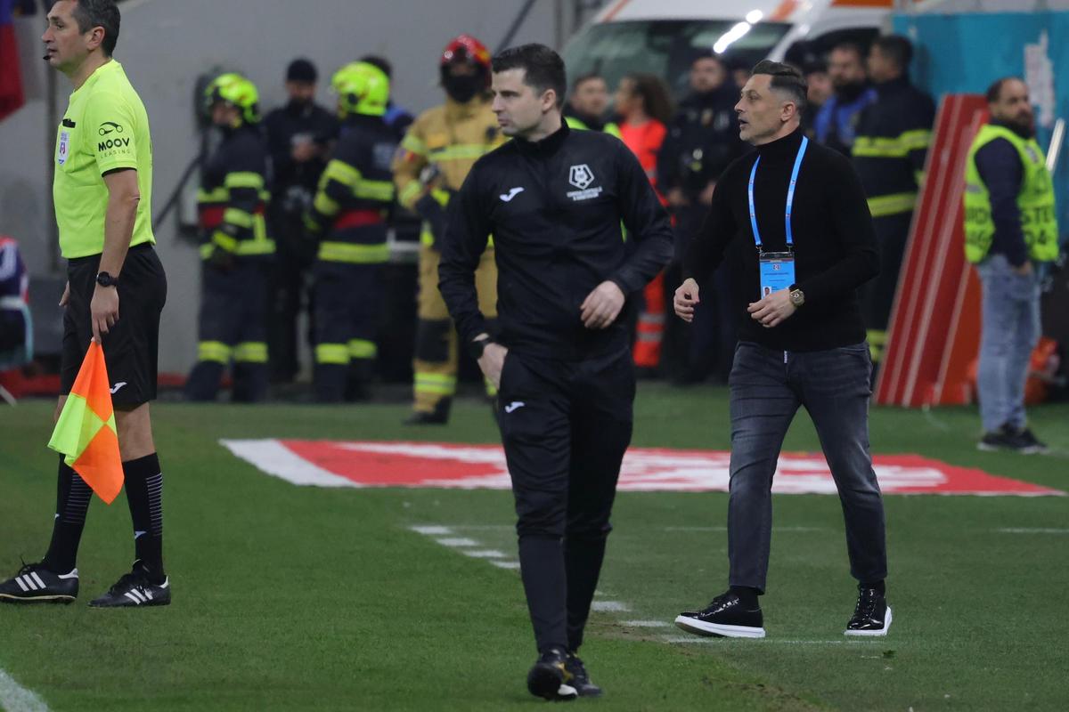 FCSB - Universitatea Craiova, imagini din prima repriză