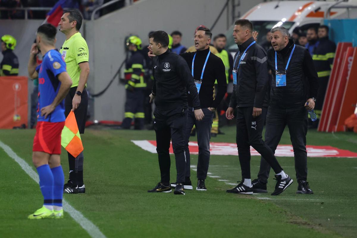 FCSB - Universitatea Craiova, imagini din prima repriză