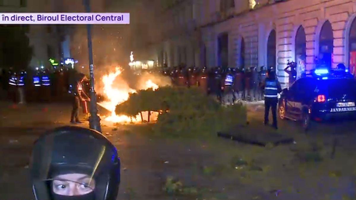 Incidente și violență în stradă după ce candidatura lui Călin Georgescu la președinție a fost invalidată
