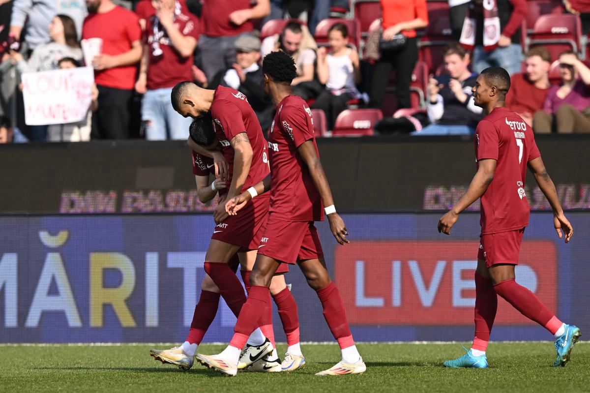 CFR Cluj - Gloria Buzău 6-0 » Scorul campionatului! Ardelenii i-au spulberat pe buzoieni în ultima etapă din sezonul regular
