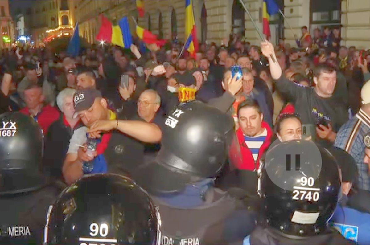 Incidente și violență în stradă după ce candidatura lui Călin Georgescu la președinție a fost invalidată