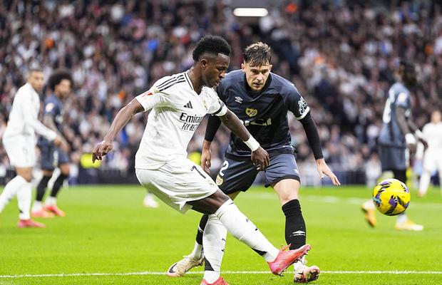 Real Madrid - Rayo Vallecano 2-1 » Mbappe și Vinicius au egalat-o pe Barcelona. Cum s-a descurcat Rațiu în examenul de pe „Bernabeu”