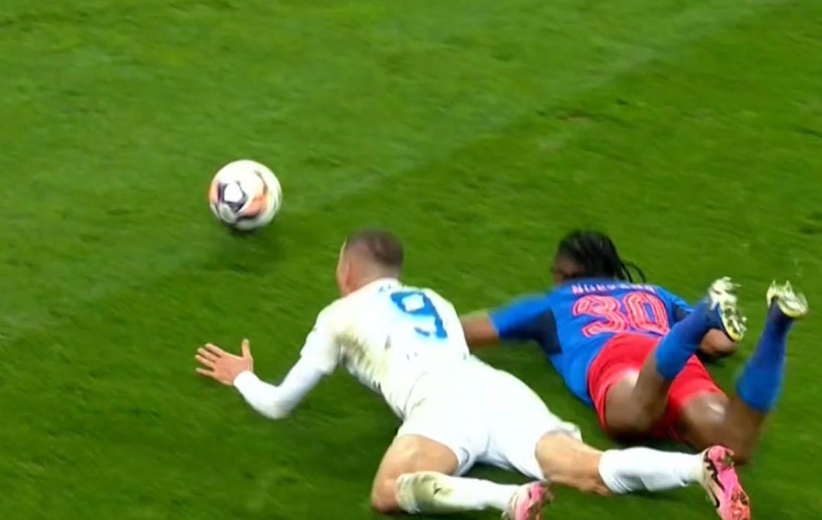 Siyabonga Ngezana, fault asupra lui Safira în FCSB - Universitatea Craiova