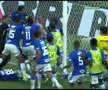23 de eliminări, scene de o SĂLBĂTICIE rară » Pumni și picioare între jucători, portarul dat cu capul de bară!