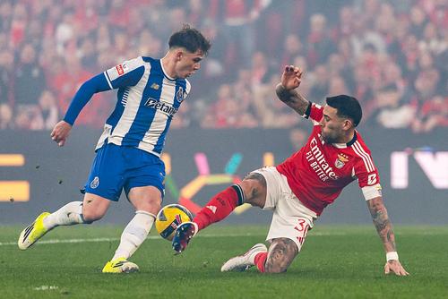 Nicolas Otamendi, umilit de puștiul de 17 ani // foto: Imago Images