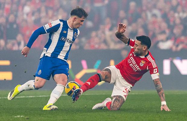 Golul care face înconjurul lumii » Puștiul de 17 ani i-a „rupt coloana” lui Otamendi în Benfica - Porto!