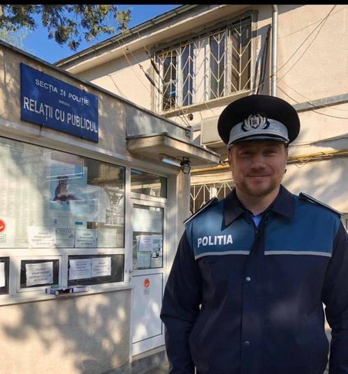 Handbalistul în fața secției la care a fost trimis FOTO Dan Savenco Official