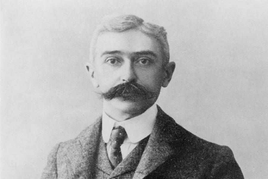 Baronul Pierre de Coubertin, cel care, deşi a fost iniţiatorul Jocurilor Olimpice moderne, a refuzat ca femeile să participe, la Atena 1896, la întreceri Melpomene