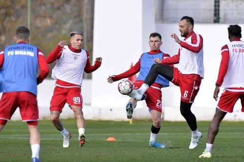 Robert Moldoveanu (22 de ani) și Ricardo Grigore (22 de ani) nu renunță la dorința de a deveni liberi de contract. Cei doi vor și banii restanți de la Dinamo.