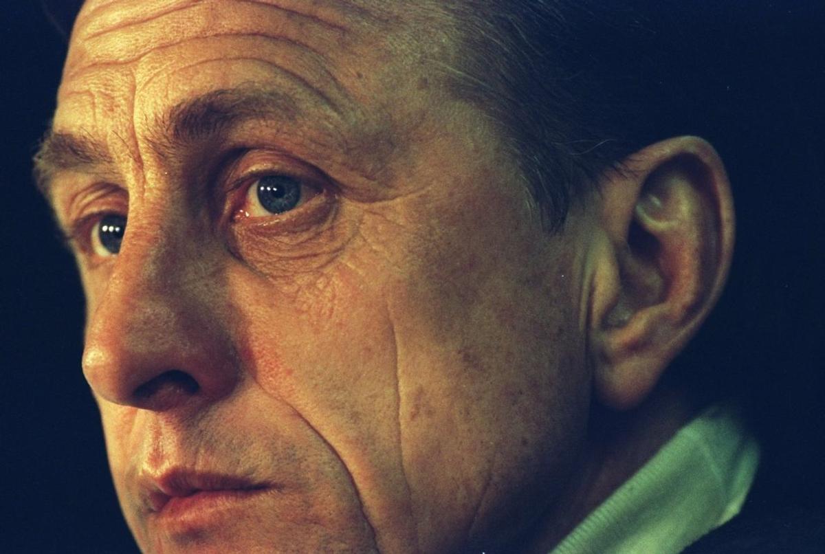 Totul despre Johan Cruyff, băiatul din „satul de beton" » Povești extraordinare + cum a revoluționat fotbalul + 10 citate faimoase