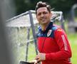 Andrei Chindriș (22 de ani), fundașul central al celor de la FC Botoșani, așteaptă convocarea lui Mirel Rădoi (40 de ani) pentru Jocurile Olimpice de la Tokyo.
