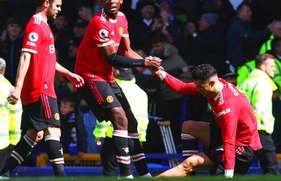 Cristiano Ronaldo, rănit și plin de nervi după 0-1 cu Everton: i-a spart telefonul unui suporter » De Gea: „O rușine, inacceptabil!”