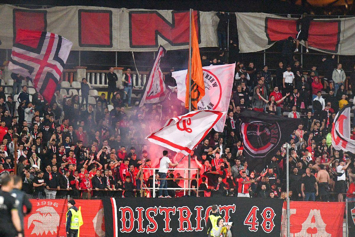 Speriați de retrogradare, fanii lui Dinamo propun o măsură disperată: ce le-au cerut șefilor pentru meciurile de baraj