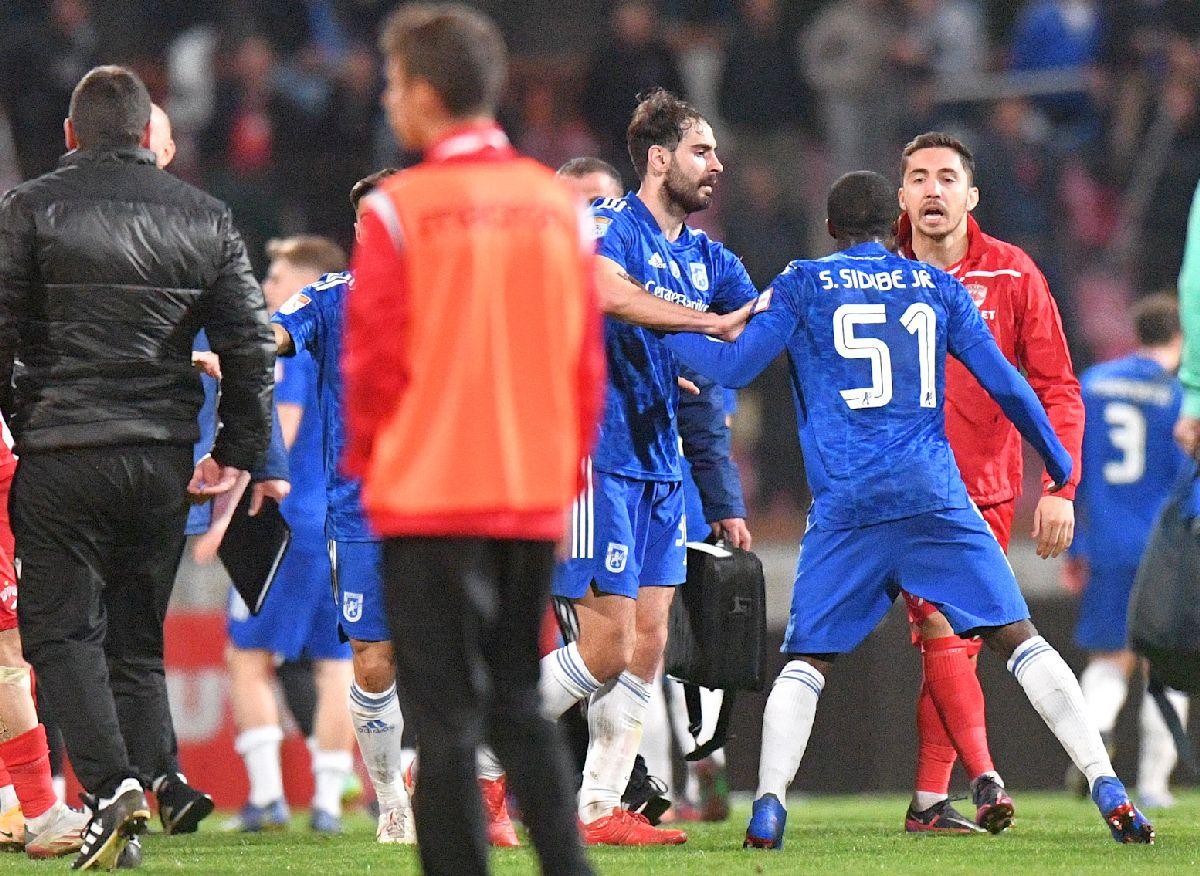 Momentele tensionate ale derby-ului Dinamo - FCU Craiova + mesajele galeriilor