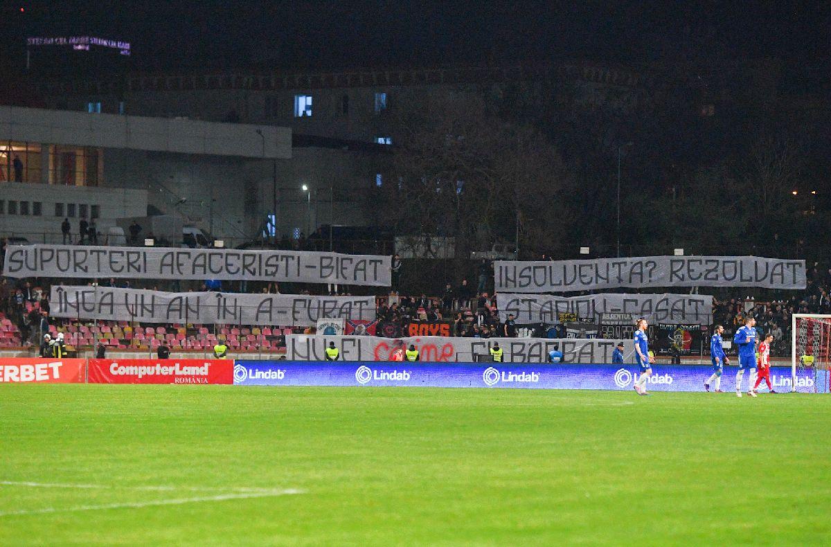 Speriați de retrogradare, fanii lui Dinamo propun o măsură disperată: ce le-au cerut șefilor pentru meciurile de baraj