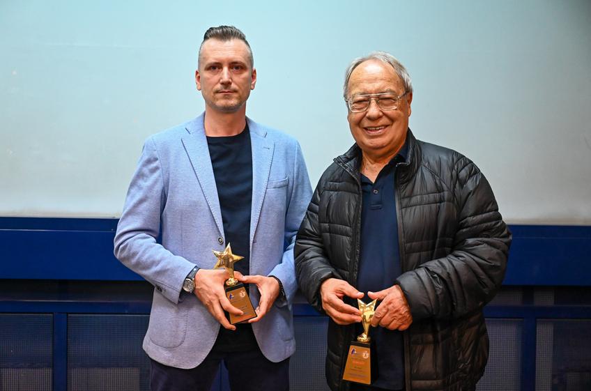 Cătălin Țepelin și Ovidiu Ioanițoaia, la decernarea premiilor APS // FOTO: Raed Krishan