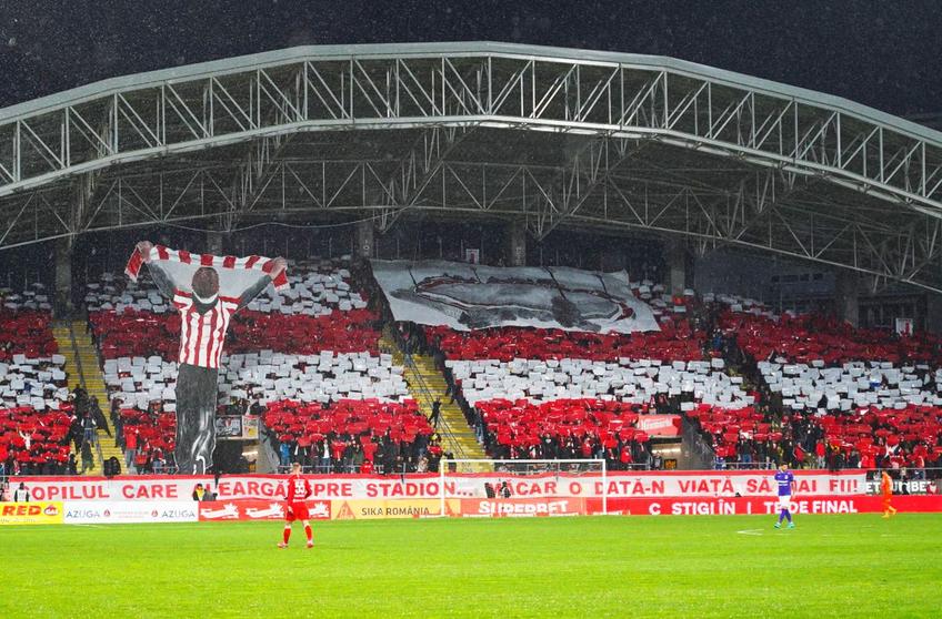 Meciul dintre UTA și Rapid, din runda cu numărul 4 a play-out-ului Ligii 1, se joacă în fața unui stadion plin până la refuz.