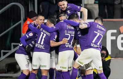 UTA - Rapid 0-2 » Giuleștenii triumfă în „infernul” de la Arad și ajung la 5 victorii cu Mutu pe bancă