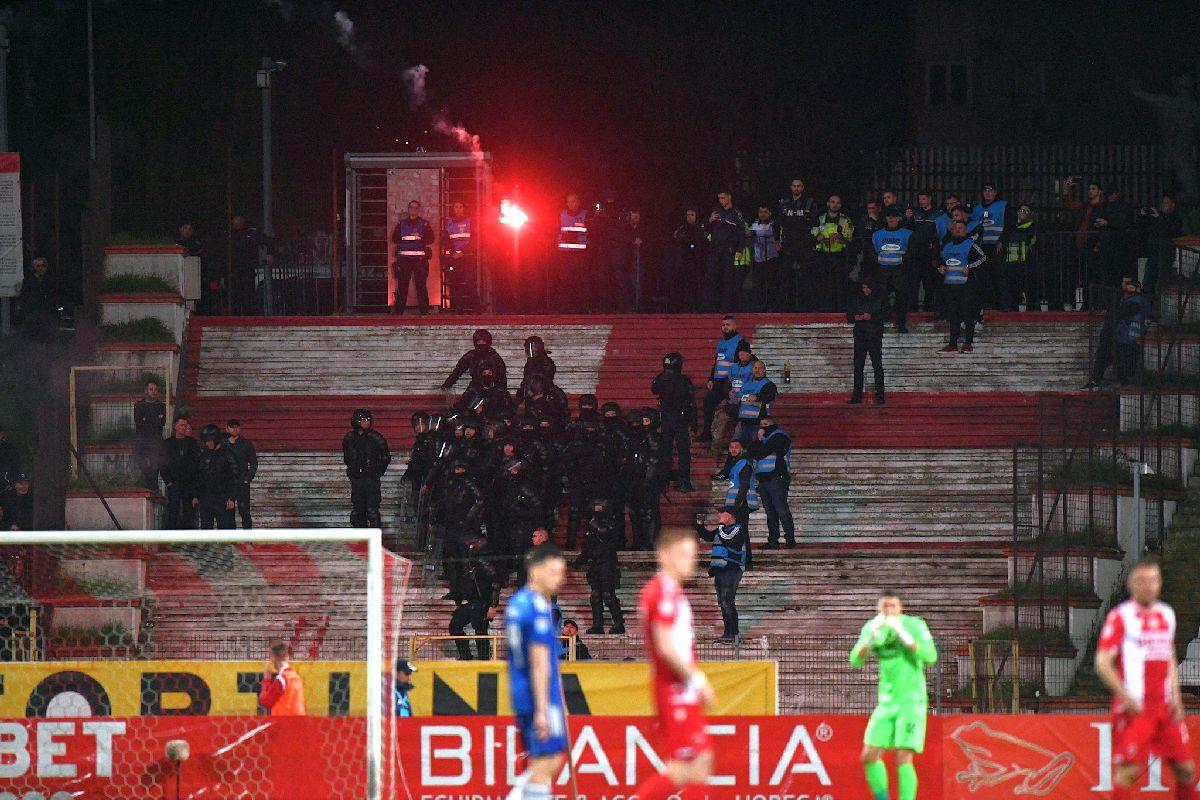 Speriați de retrogradare, fanii lui Dinamo propun o măsură disperată: ce le-au cerut șefilor pentru meciurile de baraj