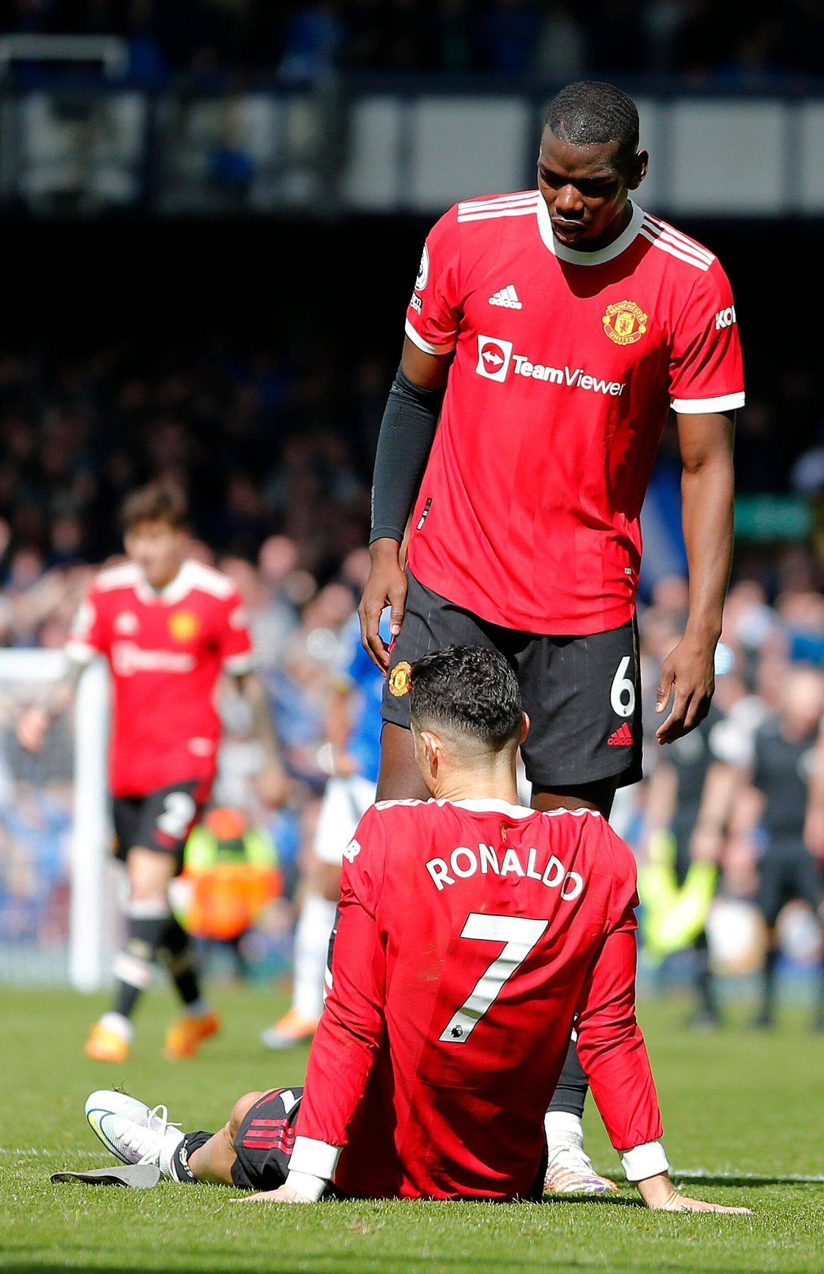 Cristiano Ronaldo, rănit și plin de nervi după 0-1 cu Everton: i-a spart telefonul unui suporter » De Gea: „O rușine, inacceptabil!”