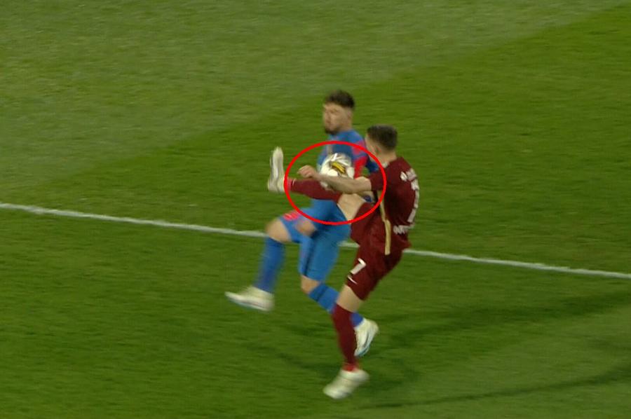 FOTO: Captură TV @Digi Sport 1 Derby complicat pentru Radu Petrescu și Istvan Kovacs » 3 penalty-uri cerute în prima repriză
