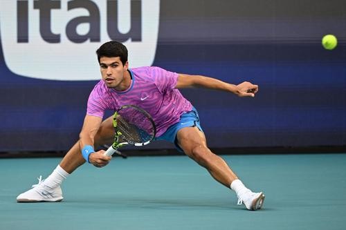 Tenismenul spaniol Carlos Alcaraz (20 de ani, locul 3 mondial) s-a retras de la ATP Masters 1.000 de la Monte Carlo din cauza unei accidentări. foto: Imago