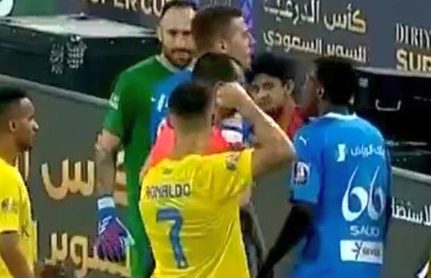 Cristiano „a luat foc”! Gata să-l pocnească pe arbitru cu pumnul!