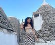 Pilotul Andrea Iannone, scene interzise minorilor cu iubita cântăreață în piscină » Elodie a postat imaginile din intimitate
