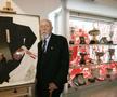 Achilleas Grammatikopoulos , fostul portar al lui Olympiacos, cel care a trăit umilințele din 1930, fotografiat aici în 2006, în muzeul clubului din Pireu Foto: Imago