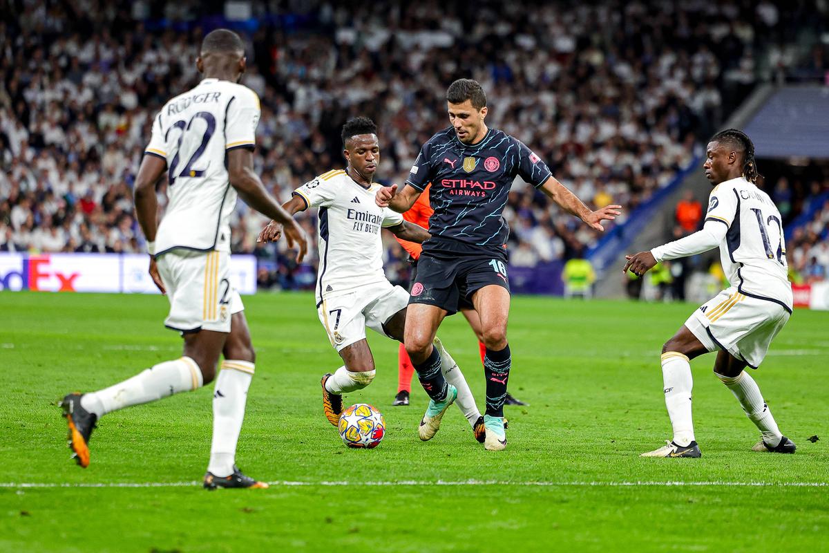 Splendoare în iarbă! Thriller cu reveniri și goluri superbe între Real și City, în „sferturile” UCL » Noul Clasic al fotbalului european a fost ca un foc de artificii în templul „Bernabeu”!