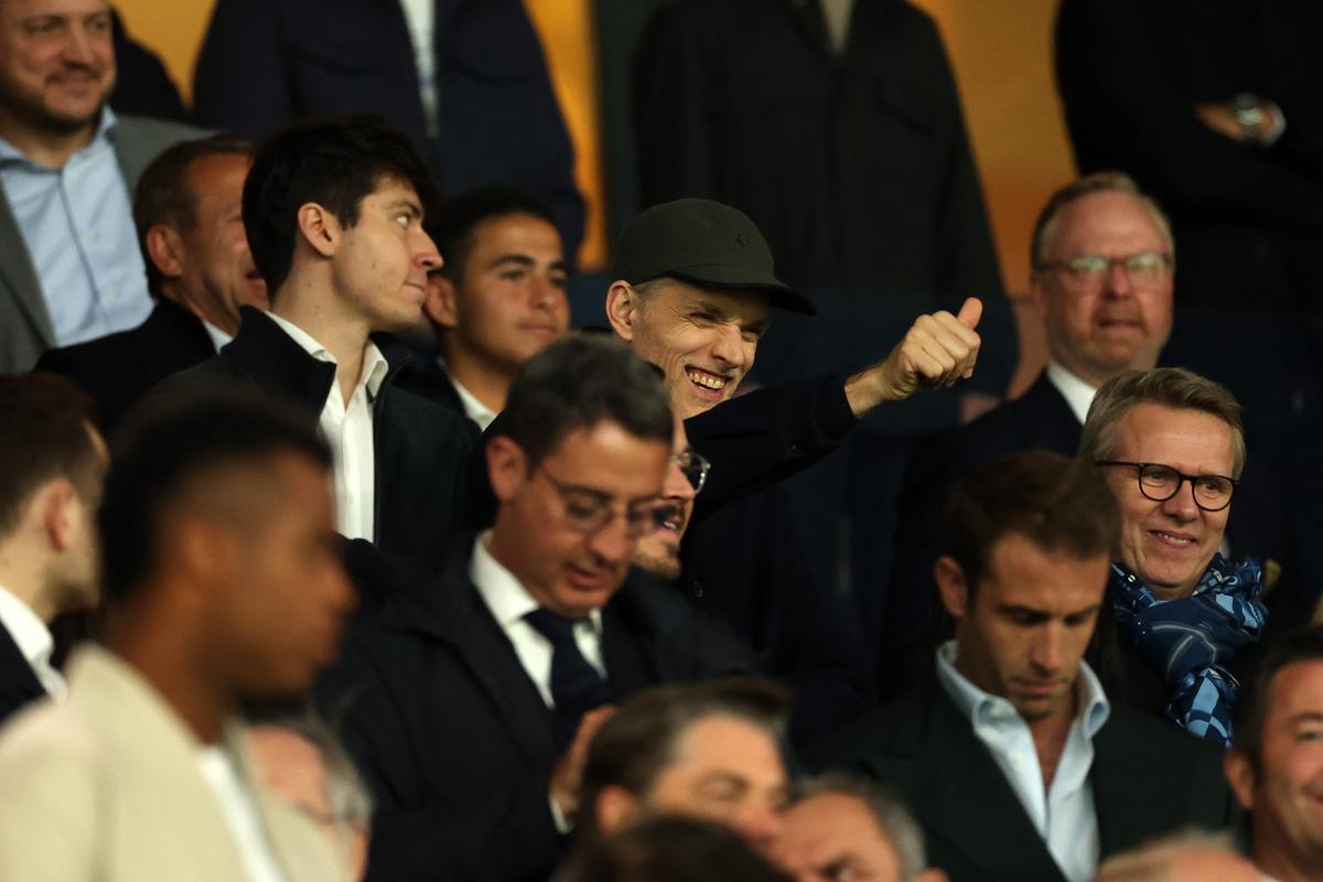 Războiul a continuat și în stadion » Ce a apărut în peluză, chiar sub ochii Prințului William: „Din ordinul ultrașilor lui Paris SG”