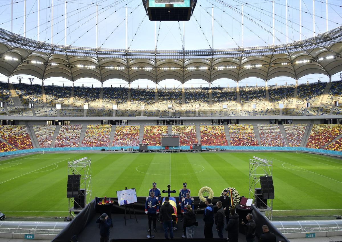 Românii își iau adio de la Mircea Lucescu