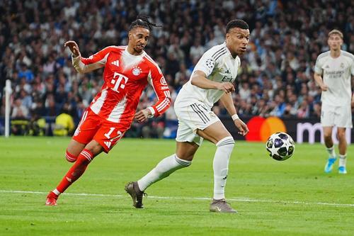 Michael Olise și Kylian Mbappe / Foto: Imago Images