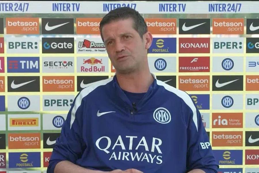 Cristi Chivu, antrenorul lui Inter // FOTO: fcinter1908.it Chivu despre evoluția sa ca antrenor: „Fotbalul îți oferă posibilitatea să îți pui o mie de măști, dar contează...”