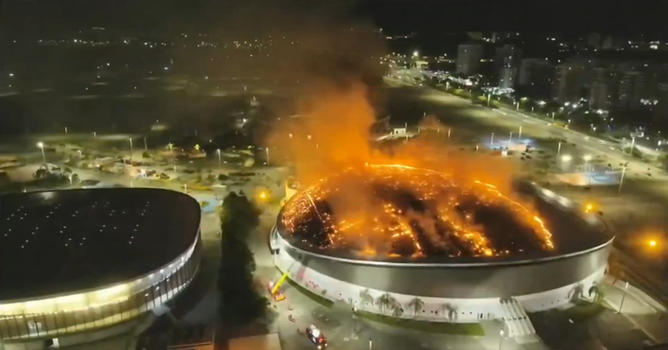 Incendiu la arena olimpică din Rio de Janeiro // capturi foto: X