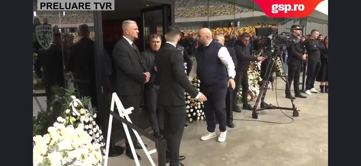 Gică Hagi a venit din nou la priveghiul lui Mircea Lucescu! „Regele”, în lacrimi lângă sicriu