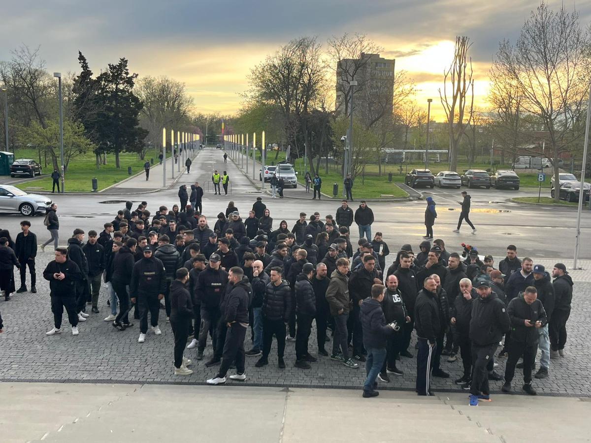 Românii își iau adio de la Mircea Lucescu