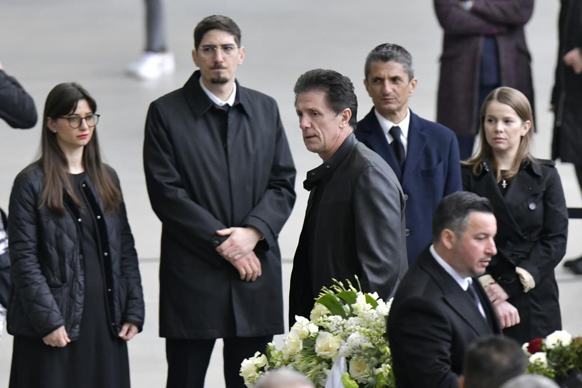 Priveghi în memoria lui Mircea Lucescu - 9 aprilie