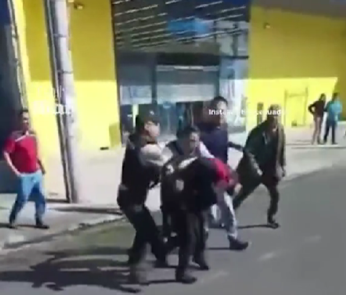 Fost internațional care a jucat la Mondial, arestat după un jaf armat! Scene haotice la reținere
