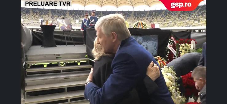 Rinat Ahmetov, la priveghiul lui Mircea Lucescu // FOTO: Captură TVR