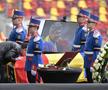 Gică Popescu a sărutat sicriul lui Mircea Lucescu/ foto Cristi Preda (GSP)