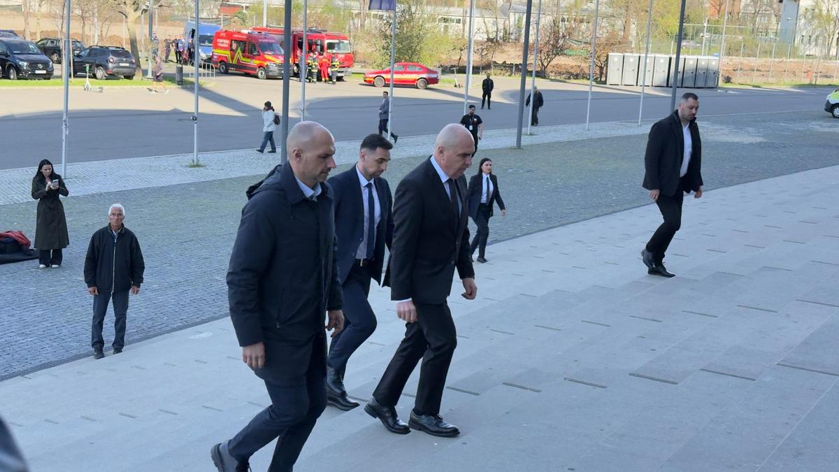 A doua zi de priveghi în memoria lui Mircea Lucescu